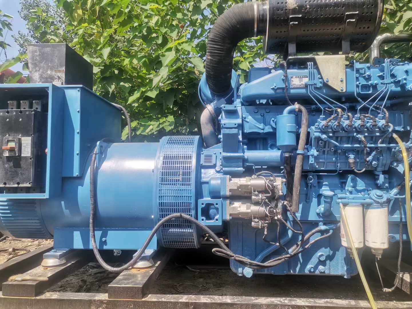 久治详细说明降低 800kW 柴油发电机输出电流波动的方法